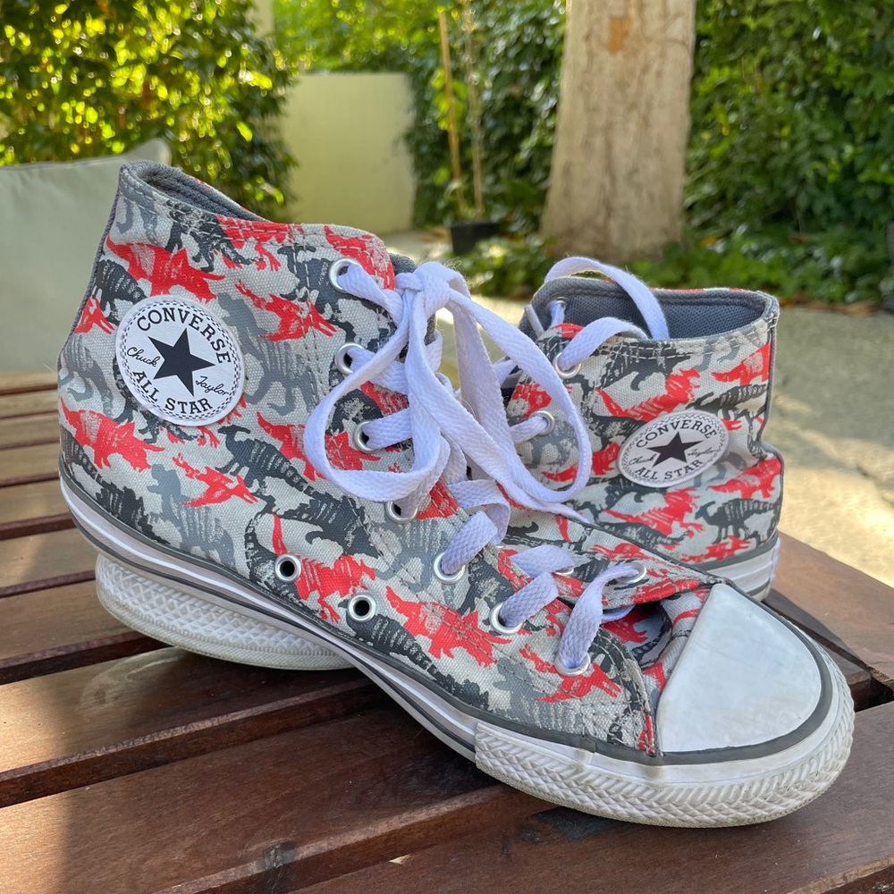 Converse hi tops - Kids sz 5. Dinosaur pattern. Perfect for Jurassic Park fans